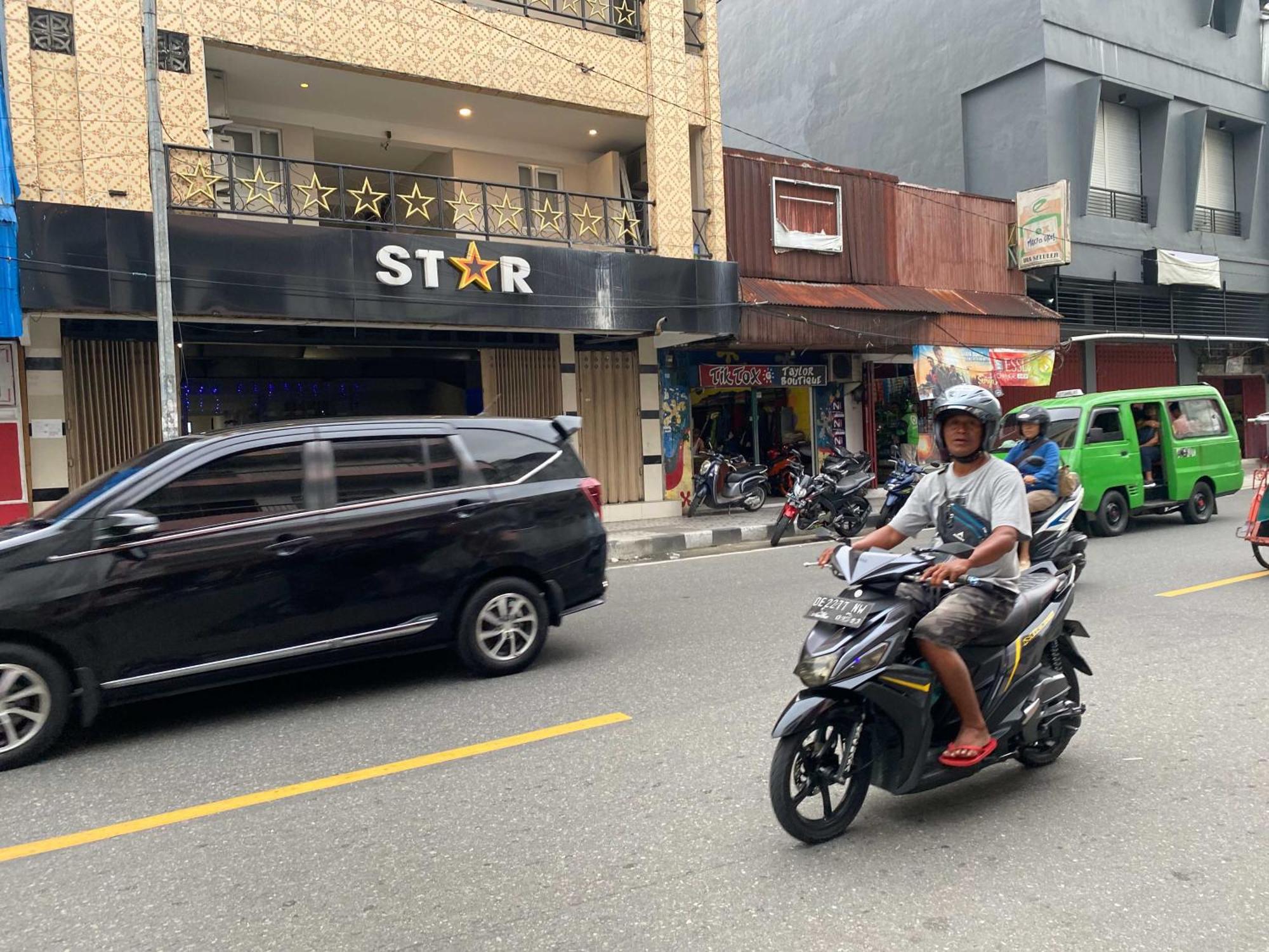 Penginapan Star Ambon Mitra Reddoorz Esterno foto